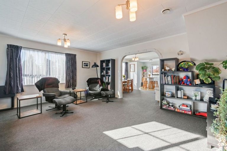 Photo of property in 25 Burnett Street, Oxford, 7430