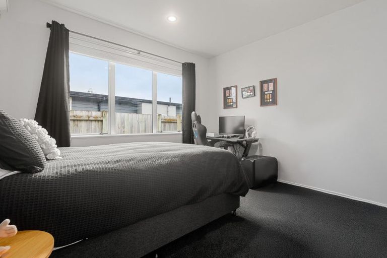 Photo of property in 10 Monaco Grove, Fitzherbert, Palmerston North, 4410