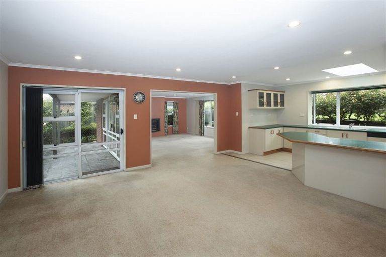 Photo of property in 2/106 Saint James Avenue, Papanui, Christchurch, 8053