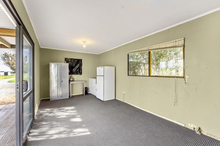 Photo of property in 129 Parewanui Road, Bulls, 4894