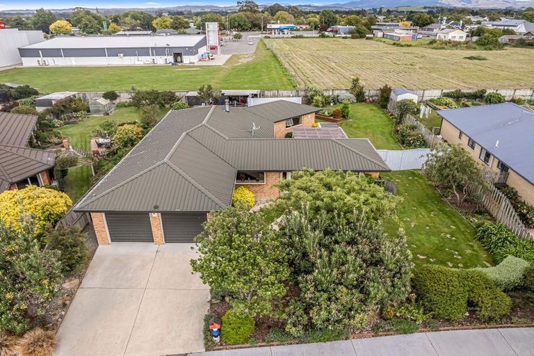 Photo of property in 14 Clifford Place, Amberley, 7410