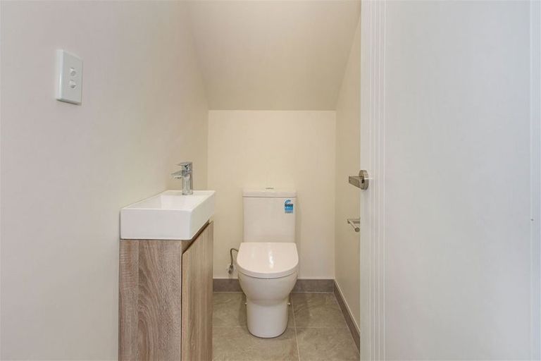 Photo of property in 5/10 Rimu Street, New Lynn, Auckland, 0600