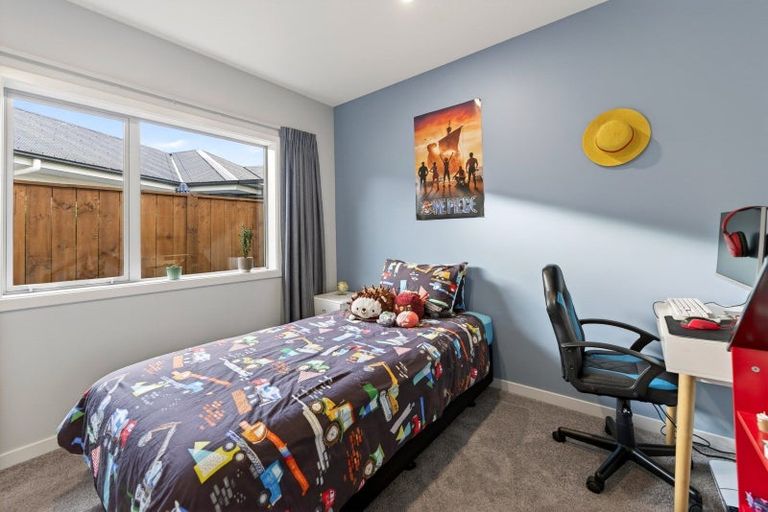 Photo of property in 3 Magnolia Lane, Kelvin Grove, Palmerston North, 4414