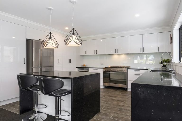 Photo of property in 3 Moira Close, Welcome Bay, Tauranga, 3175