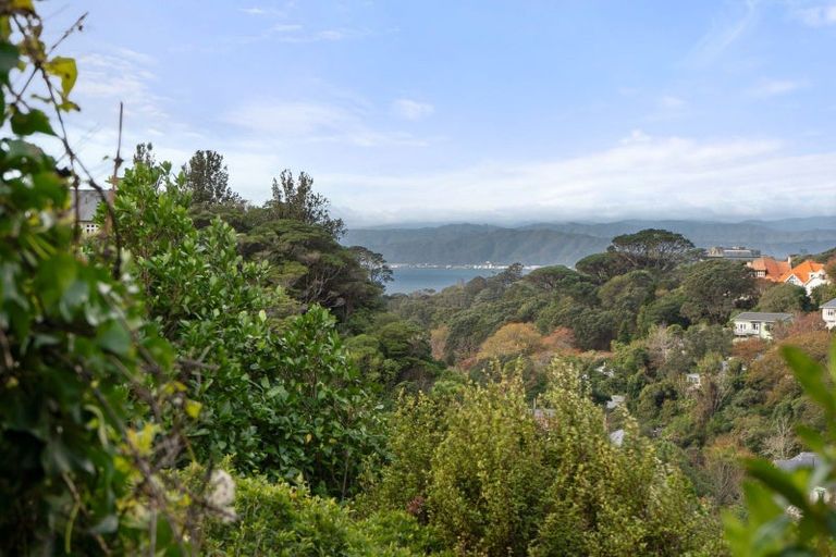 Photo of property in 8 Northland Road, Northland, Wellington, 6012