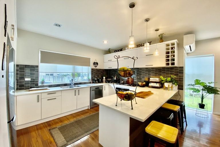 Photo of property in 27 Kereru Rise, Papakura, 2110