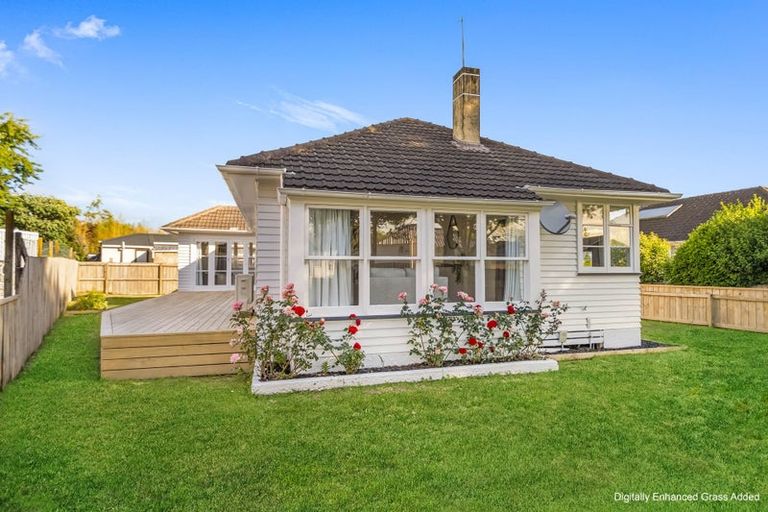 Photo of property in 102 Holland Road, Fairfield, Hamilton, 3214