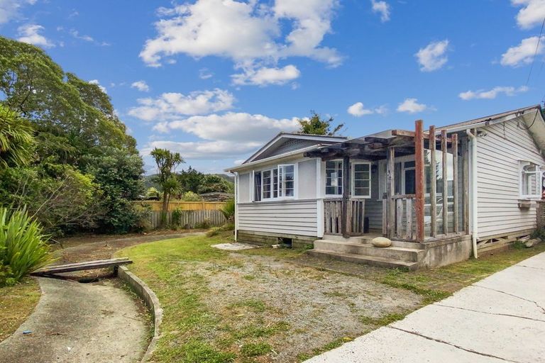 Photo of property in 5 Taylor Road, Te Kamo, Whangarei, 0112