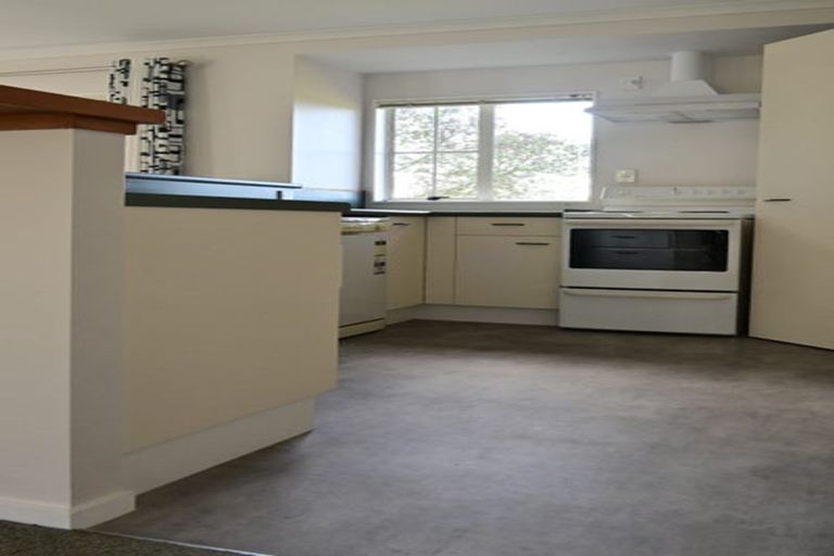 Photo of property in 24 Loughanure Place, Massey, Auckland, 0614