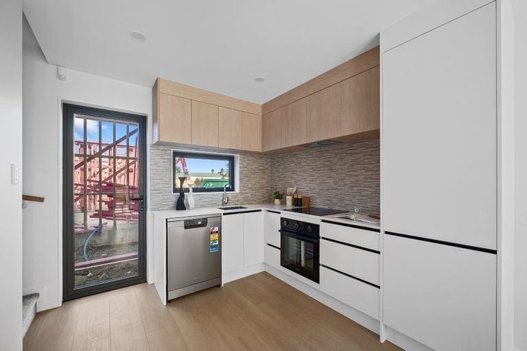Photo of property in 17 Von Sturmer Street, Mangere East, Auckland, 2024