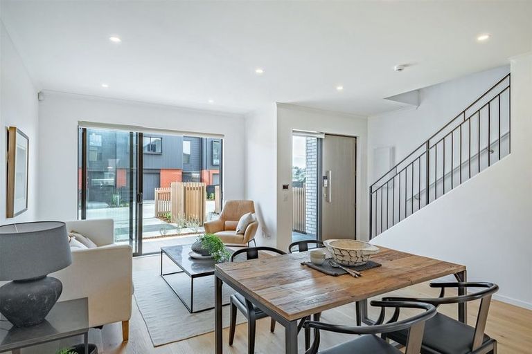 Photo of property in 5 Te One Place, Belmont, Auckland, 0622