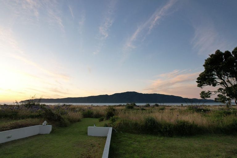 Photo of property in 99b Manly Street, Paraparaumu Beach, Paraparaumu, 5032