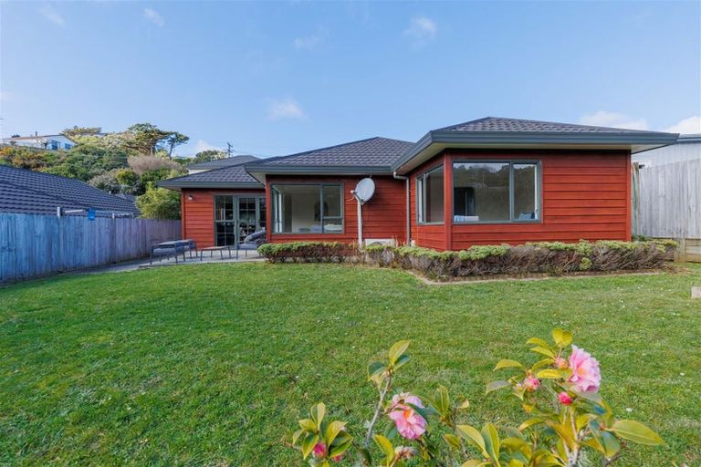 Photo of property in 15u6 Glanmire Road, Newlands, Wellington, 6037