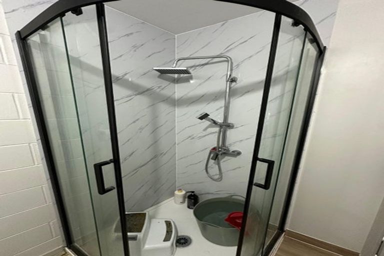 Photo of property in 2 Paton Avenue, Te Atatu South, Auckland, 0610