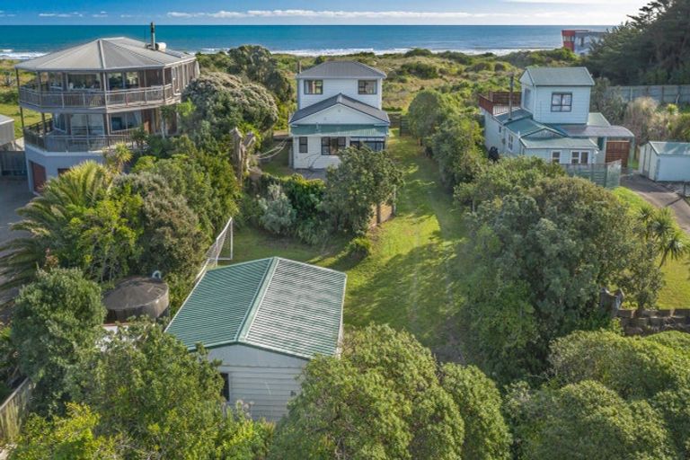 Photo of property in 105 Rua Avenue, Waitarere Beach, Levin, 5510