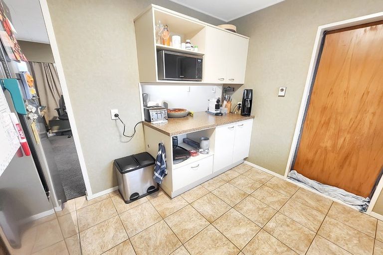 Photo of property in 2/17 Ngarimu Crescent, Taradale, Napier, 4112