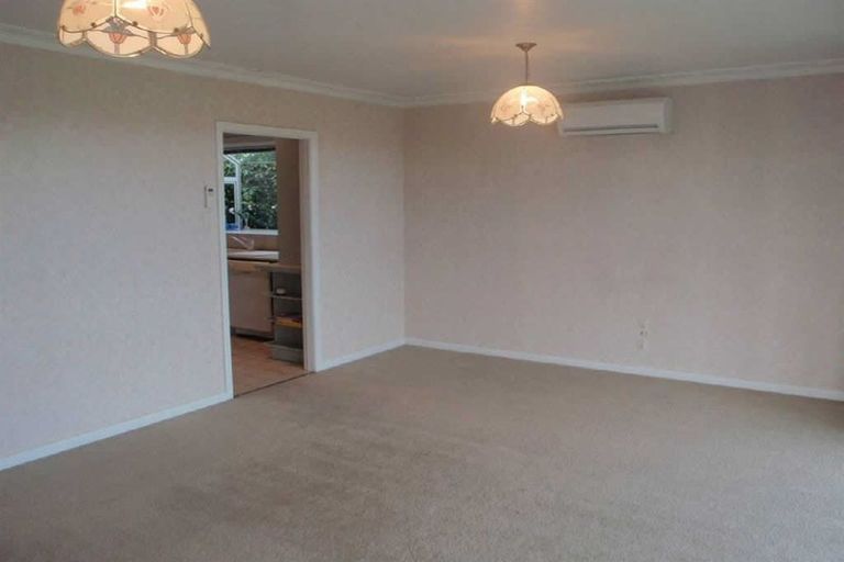 Photo of property in 15 Karitane Drive, Cashmere, Christchurch, 8022