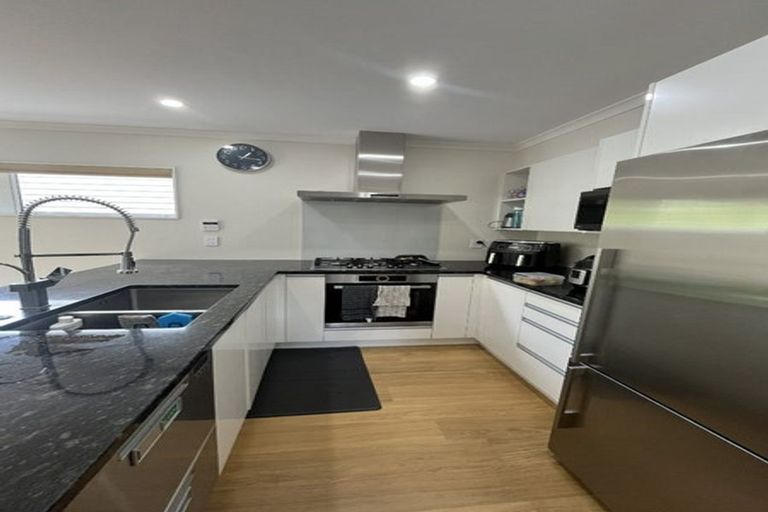 Photo of property in 37 Stockport Grove, Churton Park, Wellington, 6037