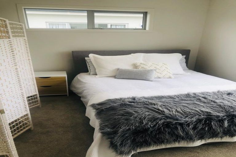 Photo of property in 27 Barber Grove, Moera, Lower Hutt, 5010