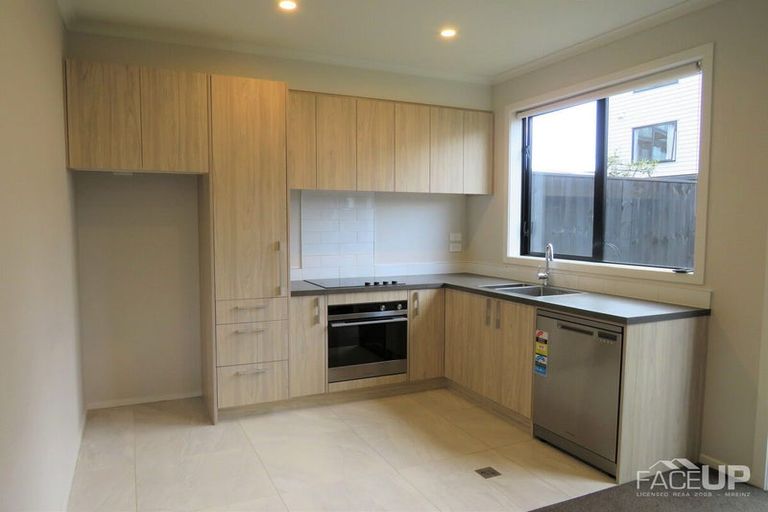 Photo of property in 6 Uku Lane, Hobsonville, Auckland, 0616