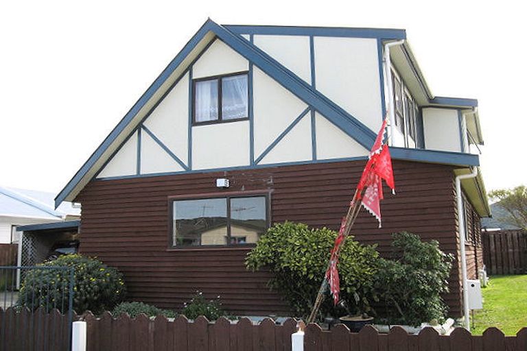 Photo of property in 6 Weymouth Grove, Wainuiomata, Lower Hutt, 5014