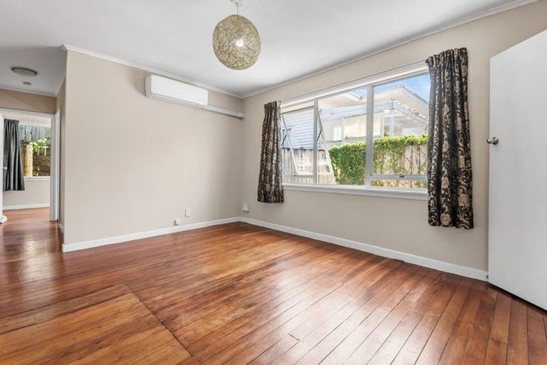 Photo of property in 23b Kamara Road, Glen Eden, Auckland, 0602