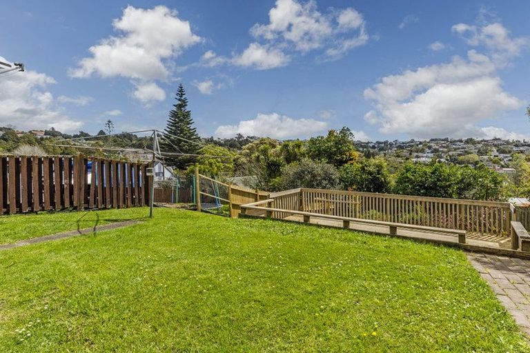 Photo of property in 20 Shanaway Rise, Hillcrest, Auckland, 0627