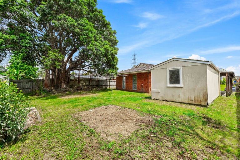 Photo of property in 15 Kopi Place, Massey, Auckland, 0614