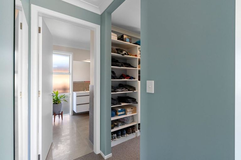 Photo of property in 10 Magnolia Place, Levin, 5510