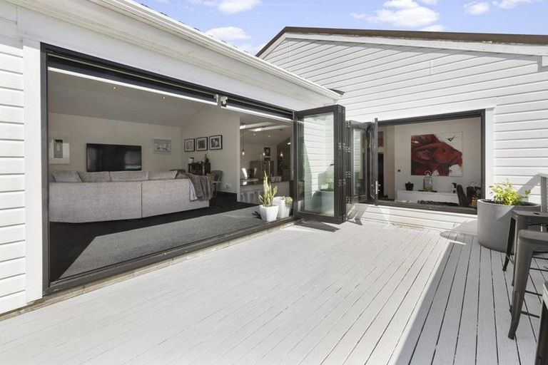 Photo of property in 17 Ferguson Street, Newtown, Wellington, 6021