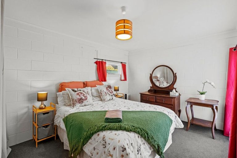 Photo of property in 5a Price Street, Westown, New Plymouth, 4310