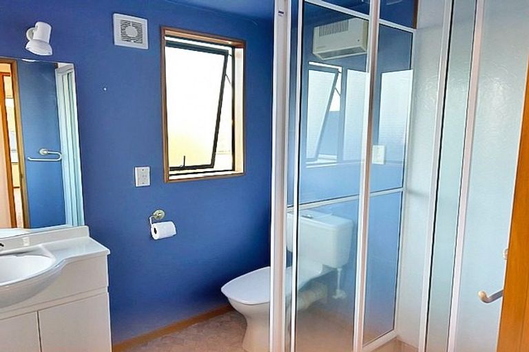 Photo of property in 10a Nikau Place, Riccarton, Christchurch, 8011