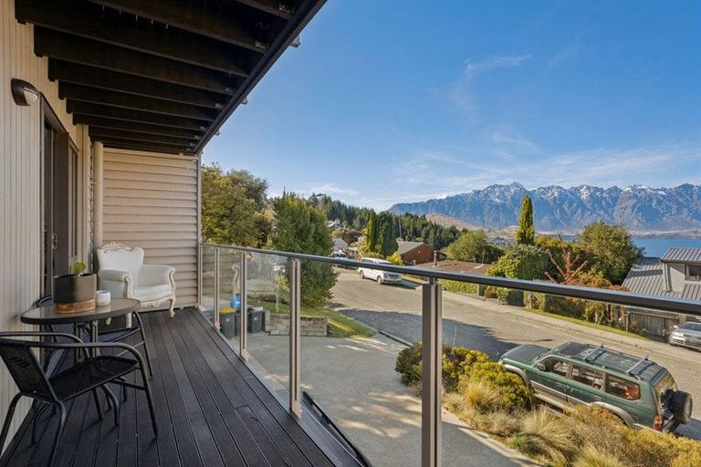 Photo of property in 54c Wynyard Crescent, Fernhill, Queenstown, 9300