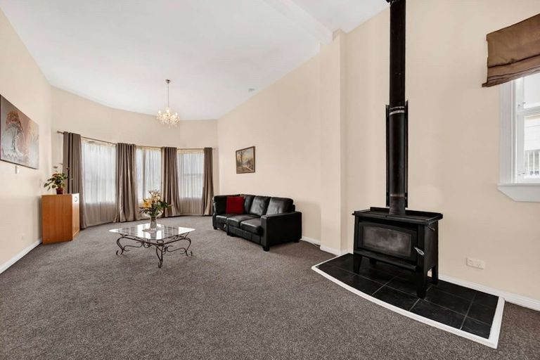 Photo of property in 3 Victoria Street, Hawera, 4610