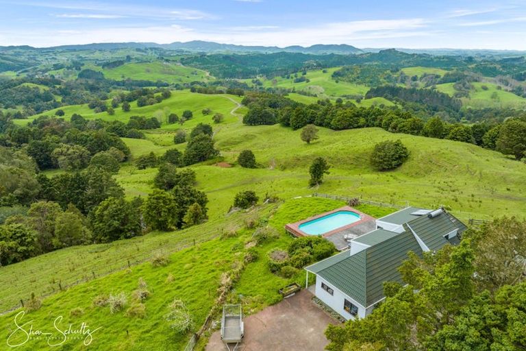 Photo of property in 338 Wairere Road, Waitakere, Henderson, 0782