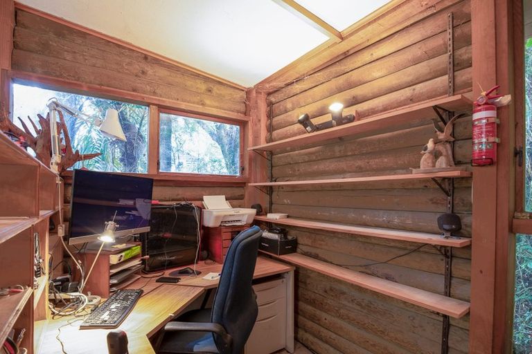 Photo of property in 54 Mahoe Road, Titirangi, Auckland, 0604