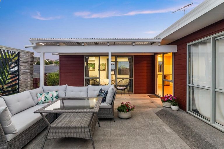Photo of property in 23 Faram Place, Massey, Auckland, 0614