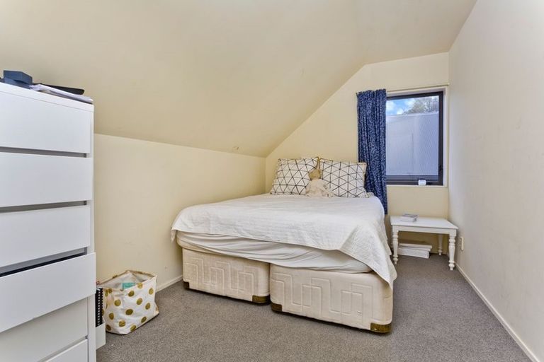 Photo of property in 37 Fields Parade, Oteha, Auckland, 0632