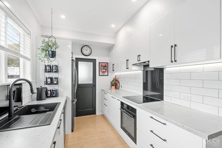 Photo of property in 31 Birdwood Road, Waterloo, Lower Hutt, 5011