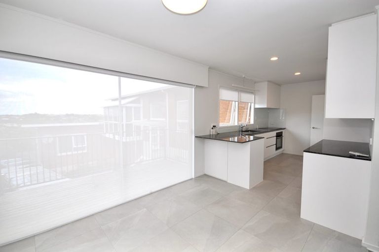 Photo of property in 3/4 Rangitoto Terrace, Milford, Auckland, 0620