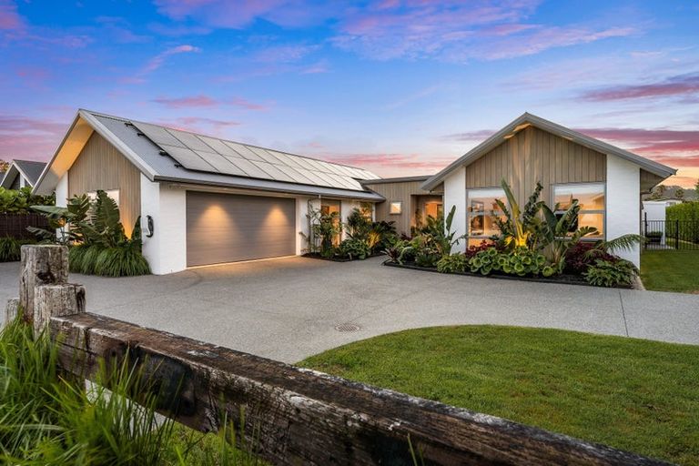 Photo of property in 6 Shearwater Lane, Point Wells, 0986