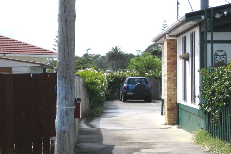 Photo of property in 2/67 Lancaster Road, Beach Haven, Auckland, 0626