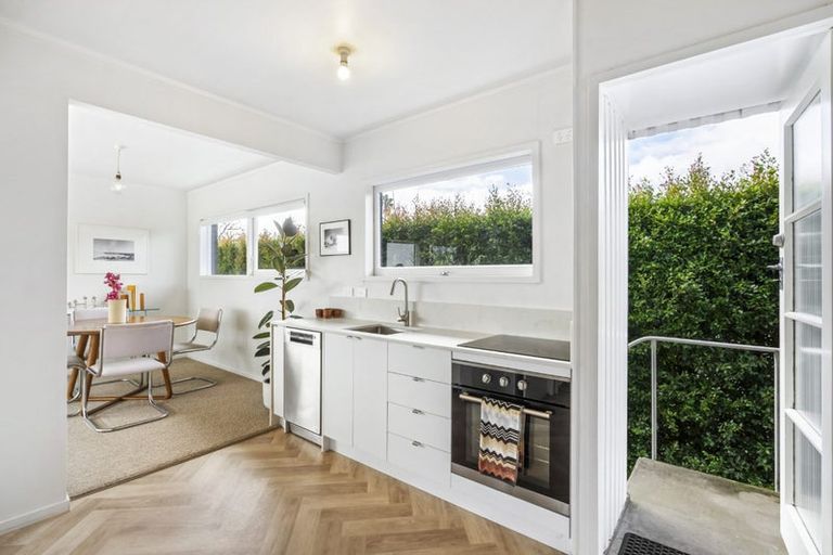 Photo of property in 4/134 Calliope Road, Stanley Point, Auckland, 0624