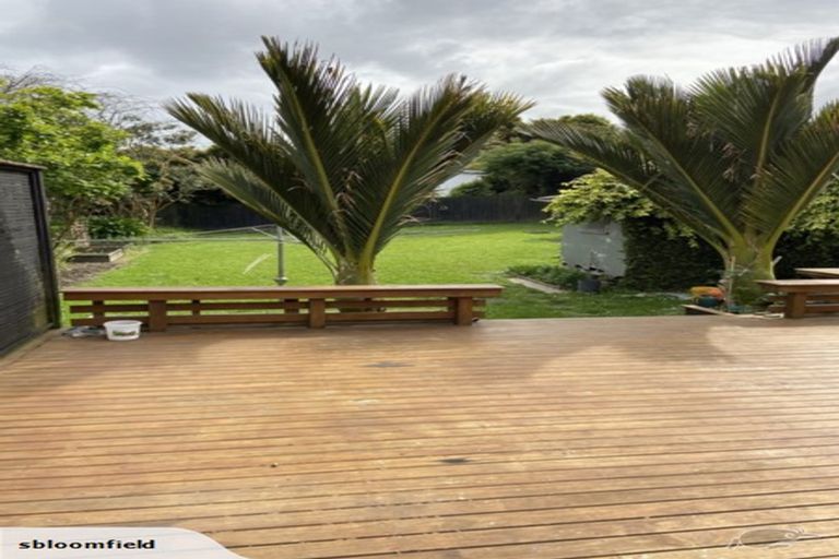 Photo of property in 37 Routley Drive, Glen Eden, Auckland, 0602