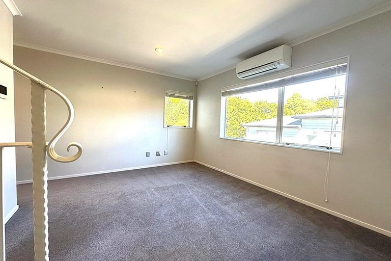 Photo of property in 9 Lucca Crescent, Flat Bush, Auckland, 2019