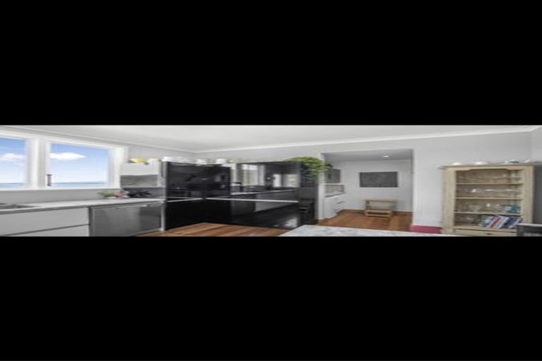 Photo of property in 58 Ferry Road, Days Bay, Lower Hutt, 5013