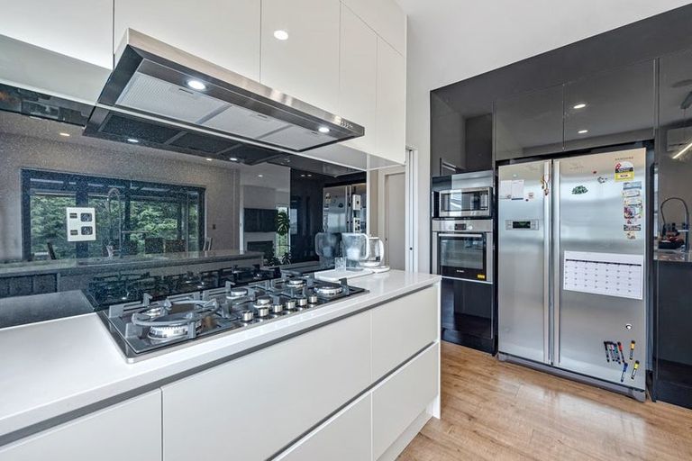 Photo of property in 13 Spyglass Street, Red Beach, 0932