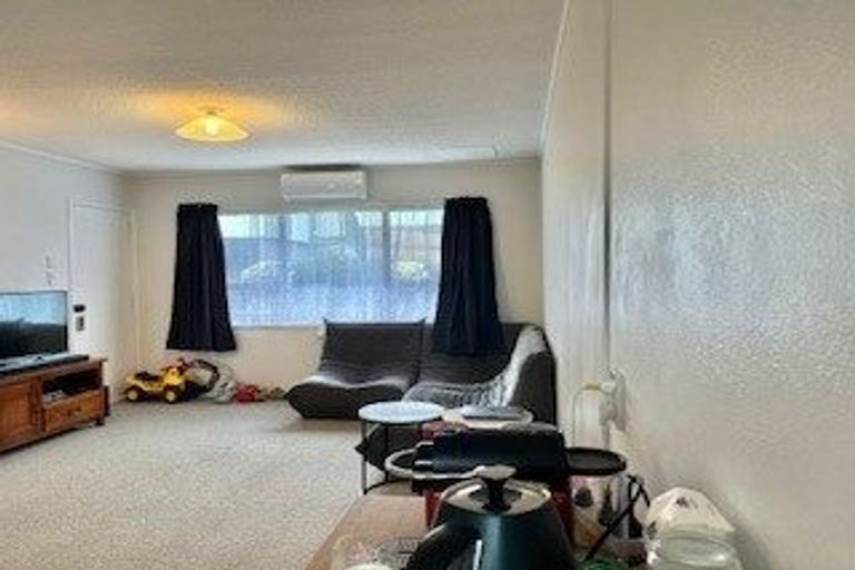 Photo of property in 1/7 Pomelo Road, Te Atatu South, Auckland, 0610