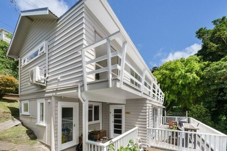 Photo of property in 26 Farnham Street, Mornington, Wellington, 6021