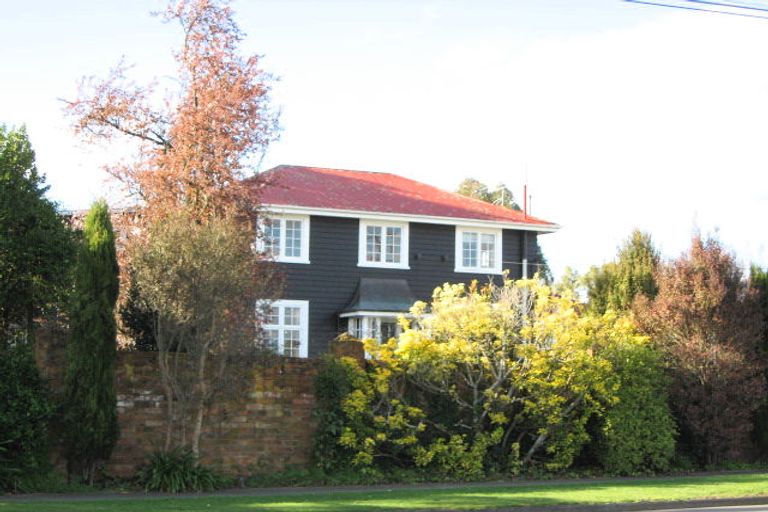 Photo of property in 74 Wanganui Road, Marton, 4788